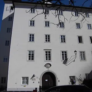 Institut St.sebastian Hostel